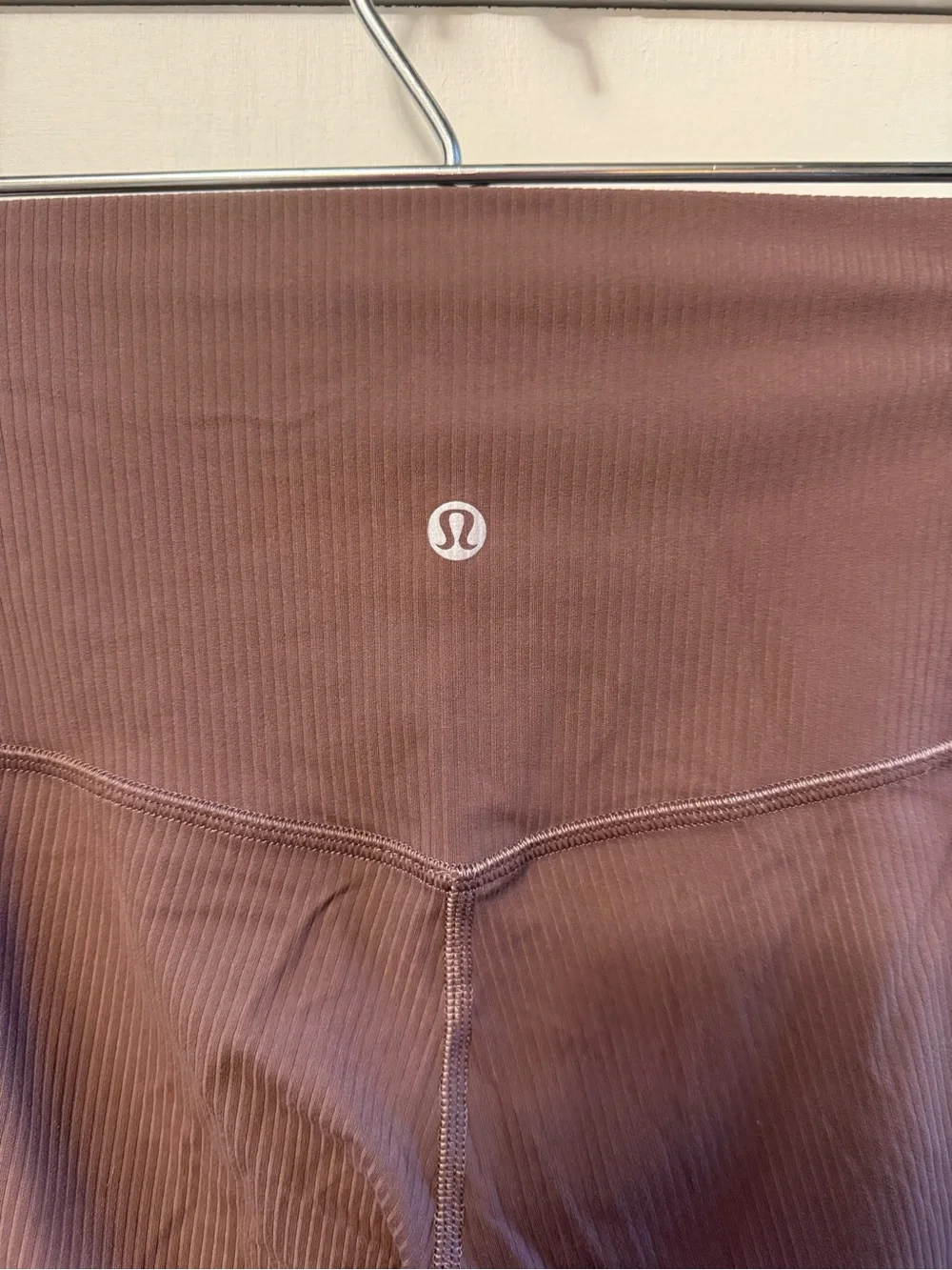 Lululemon Align™ High-Rise Ribbed Crop 23
